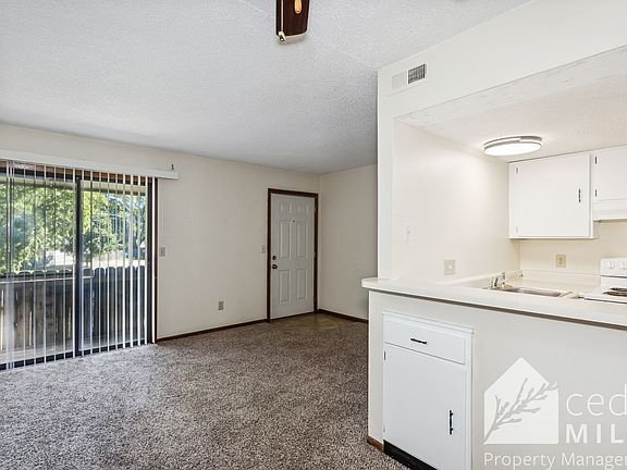 4th image of 739 N Sheridan Ave #104