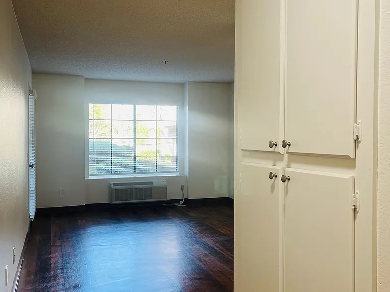 One park Apartments — Photo 31