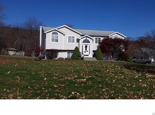 5 Country Holw, Highland Mills, NY