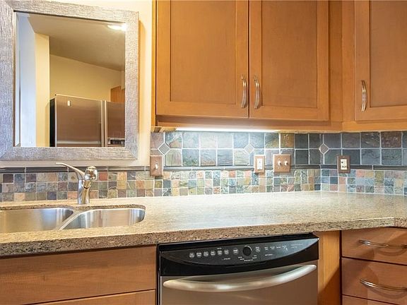 3rd image of 411 W 7th St APT 1007