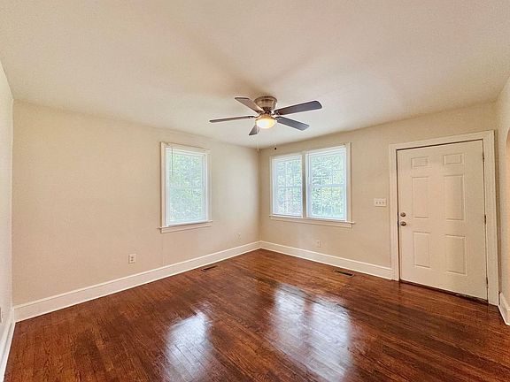 3rd image of 408 N Lunenburg Ave