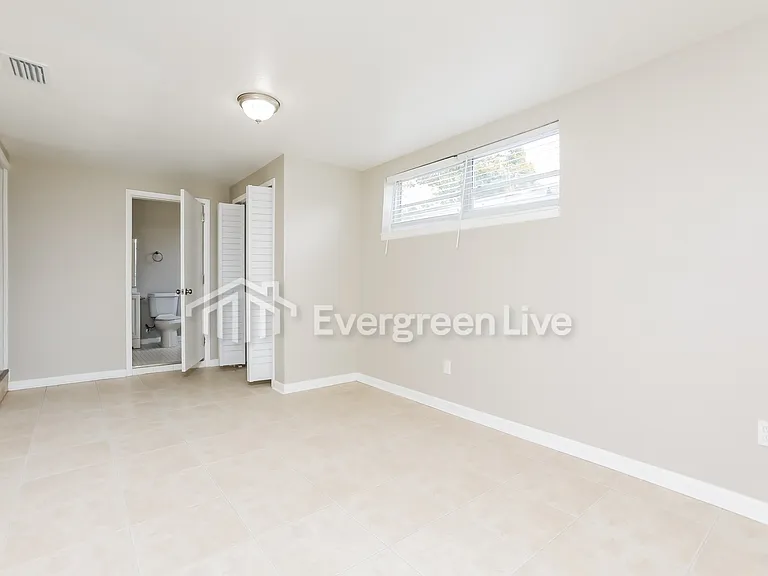 918 Hacienda Ct — Photo 8