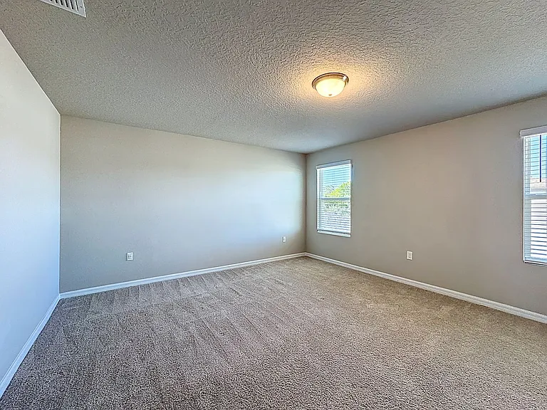 5251 Meredrew Ln — Photo 32