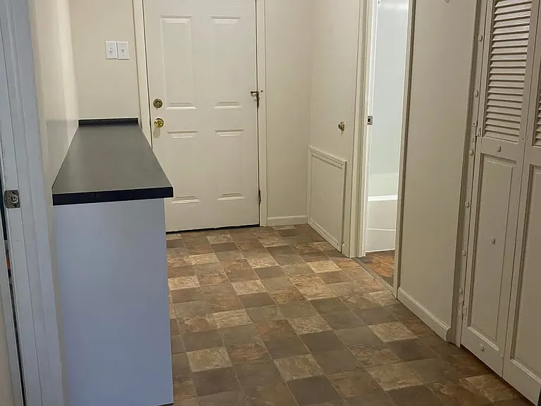 57082 Guernsey Ave — Photo 13