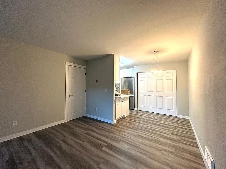 13772 NE 60th St — Photo 15