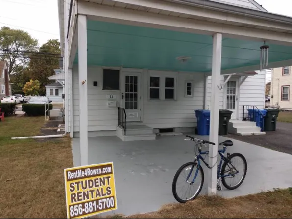 32 S Main St, Glassboro, NJ 08028