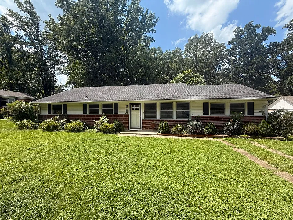 247 Russell Rd