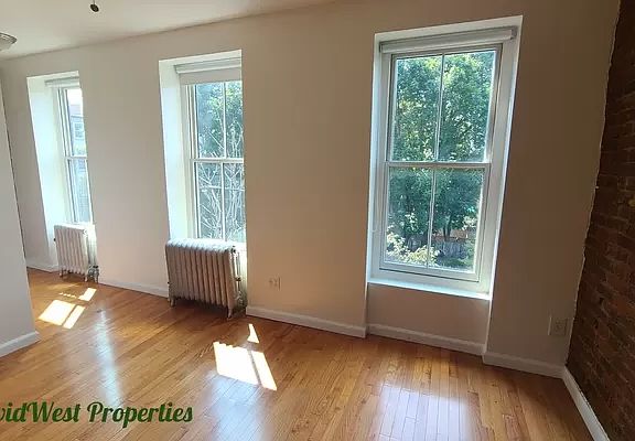 4th image of 606 Vanderbilt Ave APT 3
