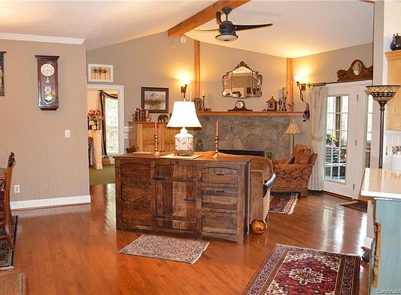 2nd image of 276 Locust Grove Dr #2