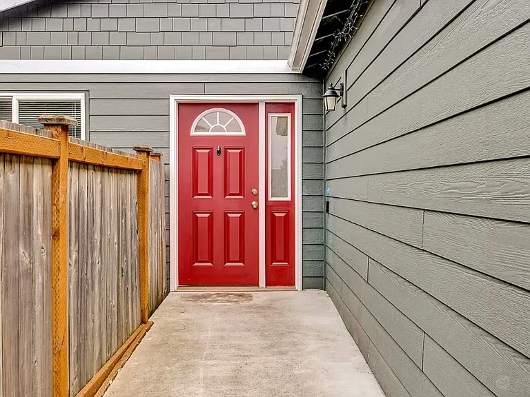 106th Pl SW — Photo 2