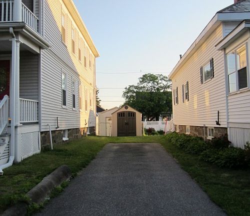 4th image of 10 Ethel Ave #1