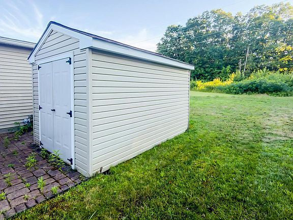 5th image of 474 Edgemont Dr