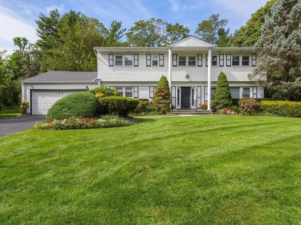 80 Hemlock Drive, East Hills, NY 11576