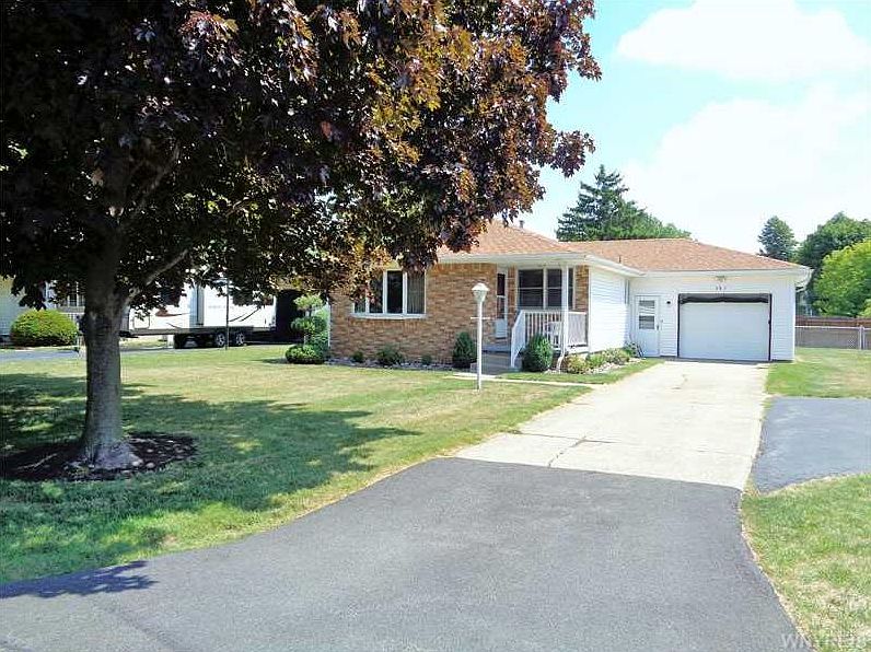1st image of 287 Iroquois Ave