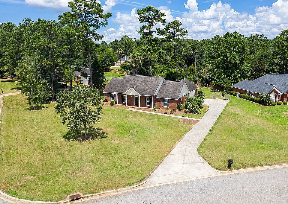 1st image of 116 Willow Lake Dr
