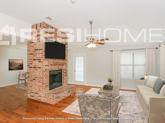 5th image of 400 Angelina Dr