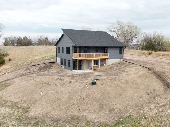 669 Oak Hills Dr, Crofton, NE 68730