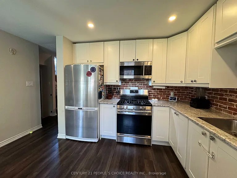 6026 Clover Ridge Cres — Photo 13