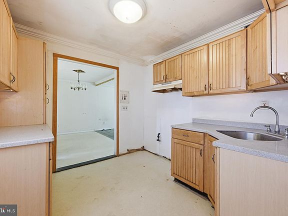 4th image of 563 Wilk Dr