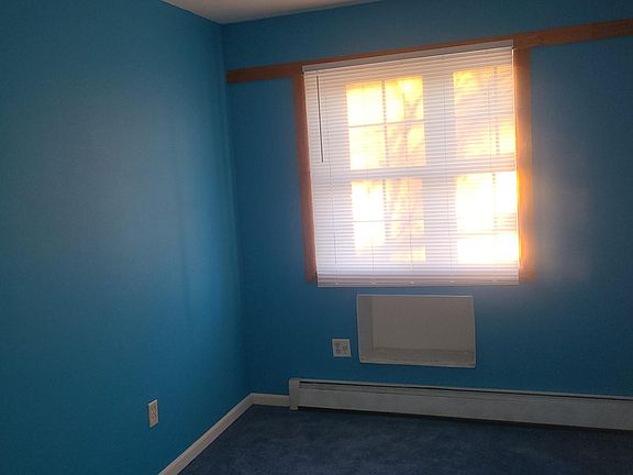 3rd image of 636 Grassmere Ter Floor 2