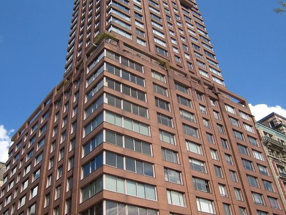2nd image of 101 W 79th St APT 10A