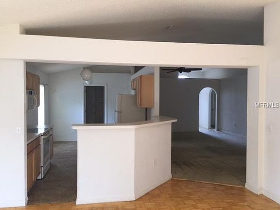 4th image of 1933 Thorngate Ln