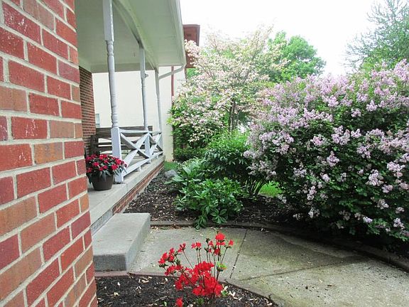 2nd image of 1833 Walden Dr
