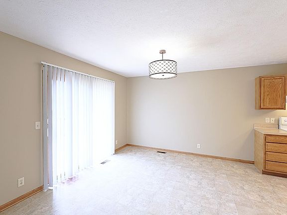 5th image of 8675 Lexington Ave