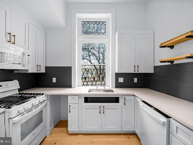 1200 Bolton St — Photo 10