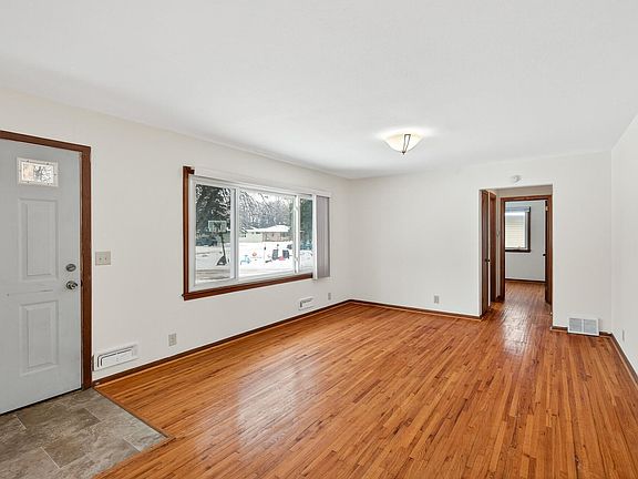 5th image of 6706 Toledo Ave N