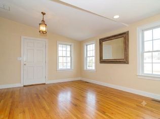 1101 Old Northern Blvd, Roslyn, NY 11576