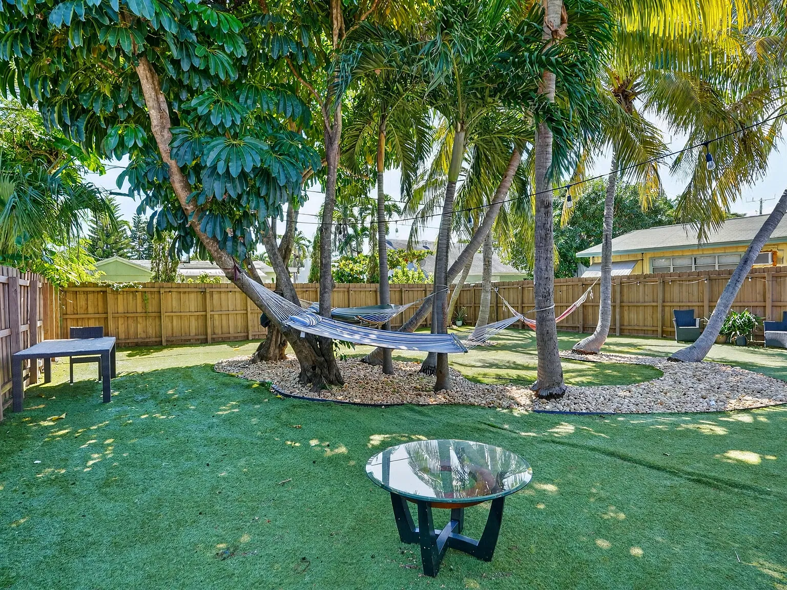 2 bed, 1.0 bath, 650 sqft, $2,400 — Photo 3