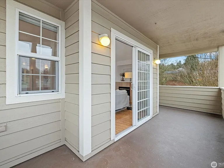 3001 S Charlestown St — Photo 16