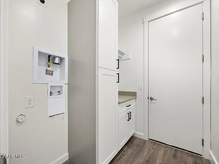 1643 Stratford Pl — Photo 28