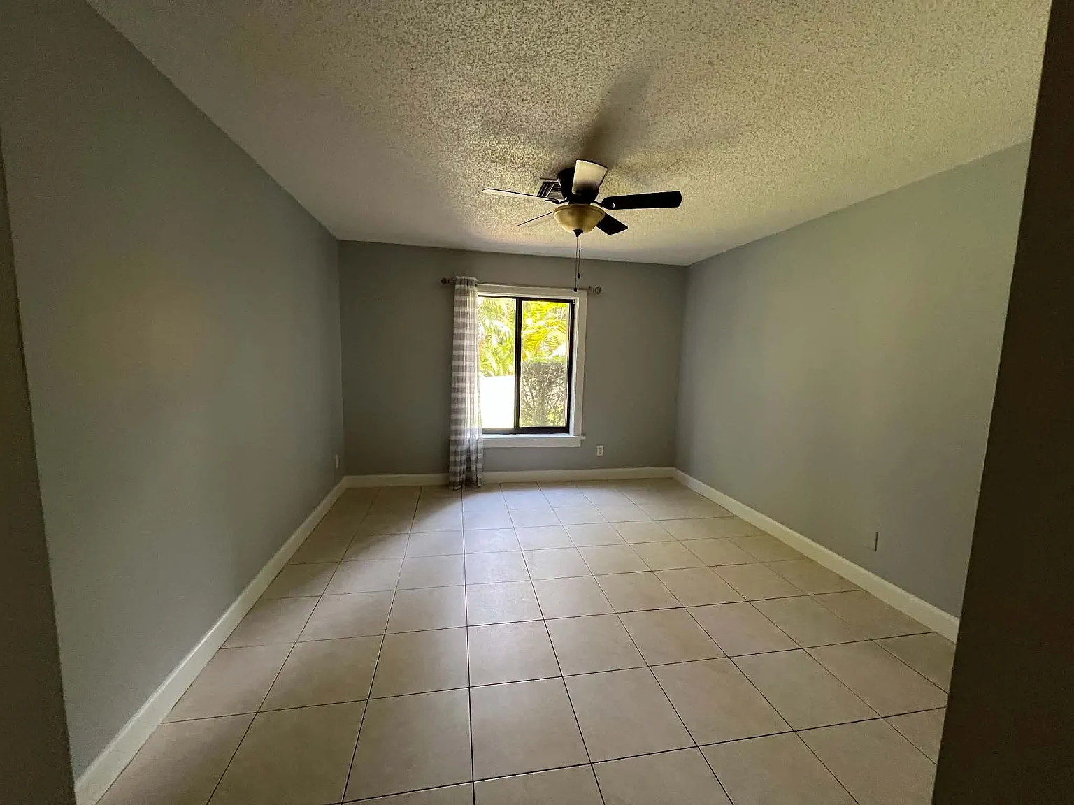 1 bed, 723 sqft, $1,900 — Photo 3