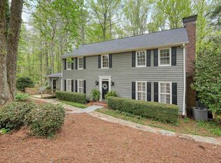 1553 Huntingdon Trl, Sandy Springs, GA 30350