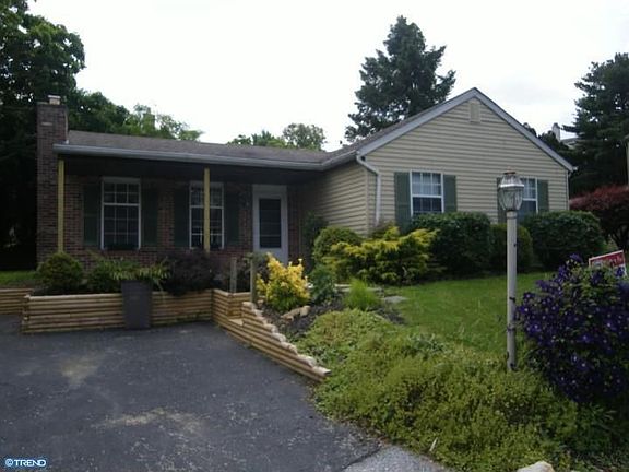 4th image of 74 Chatham Ct