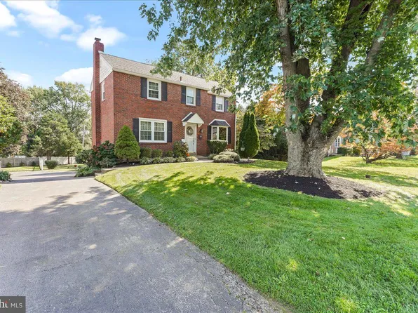 327 Indian Rock Dr, Springfield, PA 19064