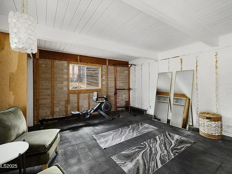 2024 Regent St — Photo 7