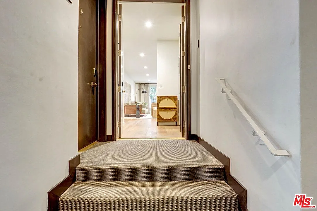 Building Photo - 874 Hammond St #1