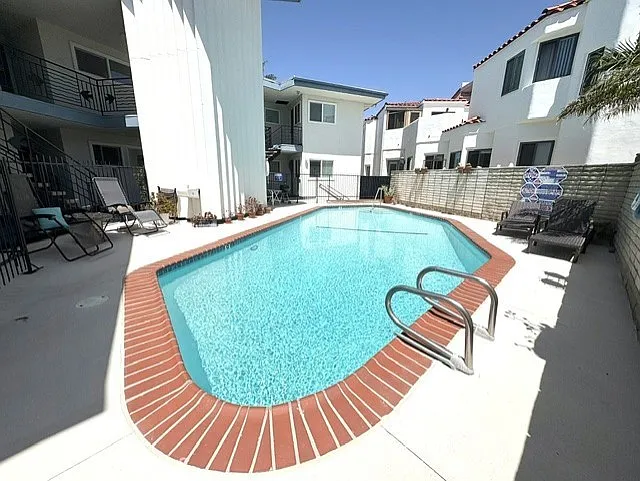419 Monterey Ln #11 — Photo 4
