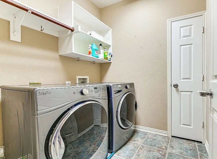 3 bed, $7,500 — Photo 4