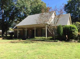 2068 Riverdale St, Germantown, TN 38138