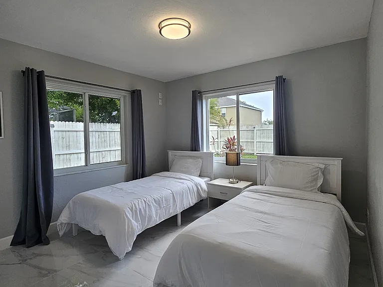 118 SW 21st Ln — Photo 12
