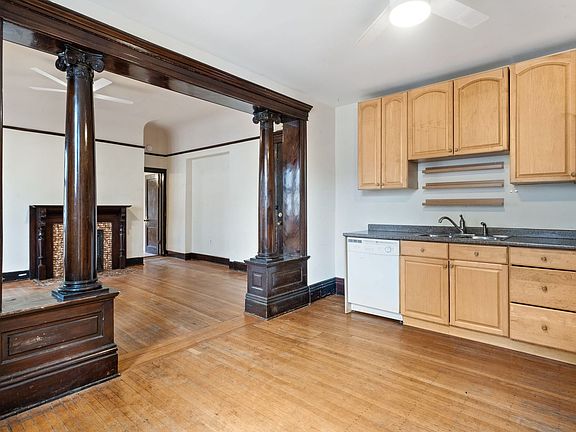 5th image of 2106 Bryant Ave S