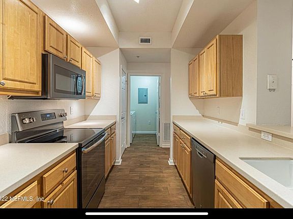 5th image of 10075 N Gate Pkwy #1310