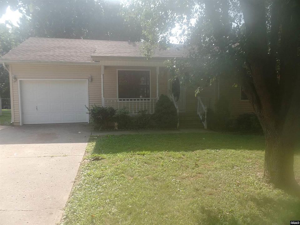1st image of 1213 Lone Oak St