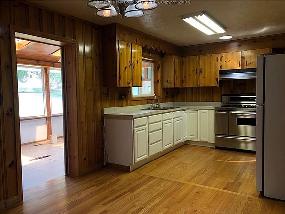 4th image of 15 Woodland Dr