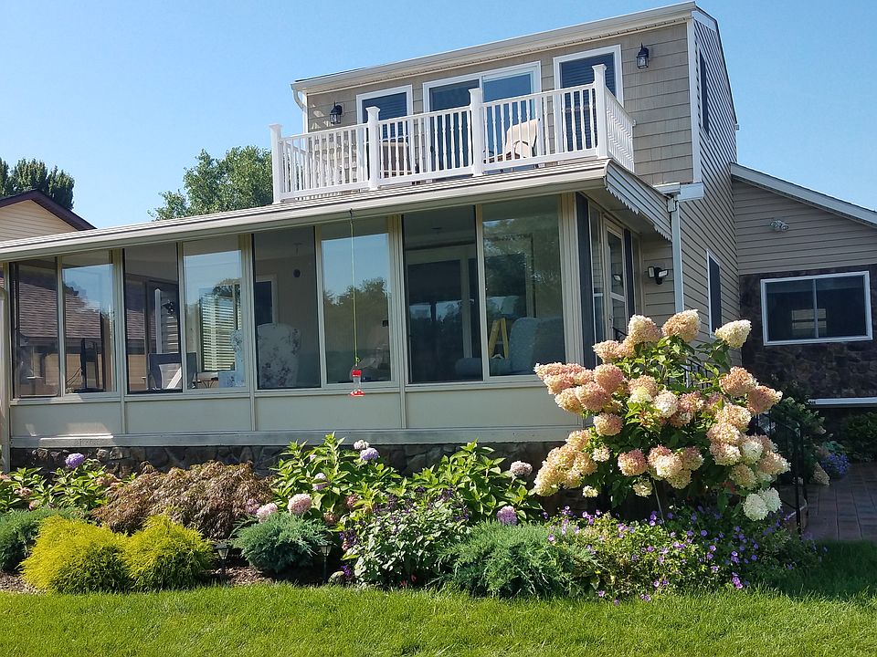 1st image of 39944 Shoreline Dr