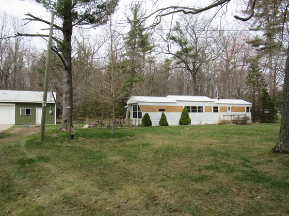 7084 Hancock Rd, Montague, MI 49437